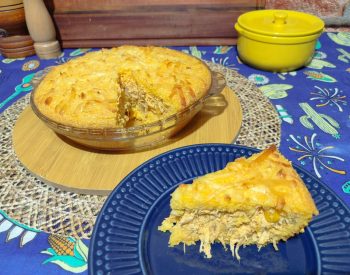 Empadão de flocão de milho com frango cremoso — Foto: Inter TV Costa Branca