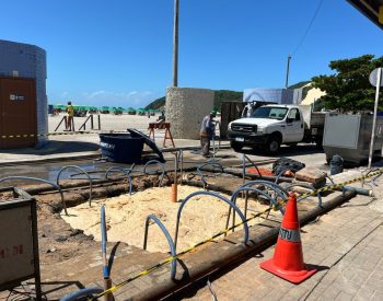 Rua Erivan França, em Ponta Negra, é interditada para obra da Caern — Foto: Philipe Salvador/Inter TV Cabugi