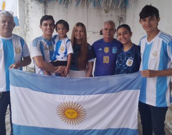 Família em São Gonçalo do Amarante, na Grande Natal, herda amor do pai pela Argentina — Foto: Thiago César/Inter TV Cabugi
