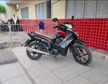 Motocicleta foi penhorada sem autorização da vítima — Foto: Divulgação