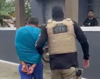 Homem preso durante operação da Polícia Civil na cidade de Tacima, na PB — Foto: Polícia Civil da Paraíba