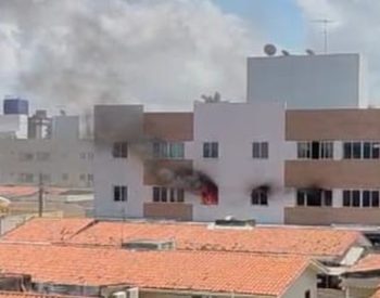 Prédio em chamas nos Bancários. — Foto: Reprodução/redes sociais